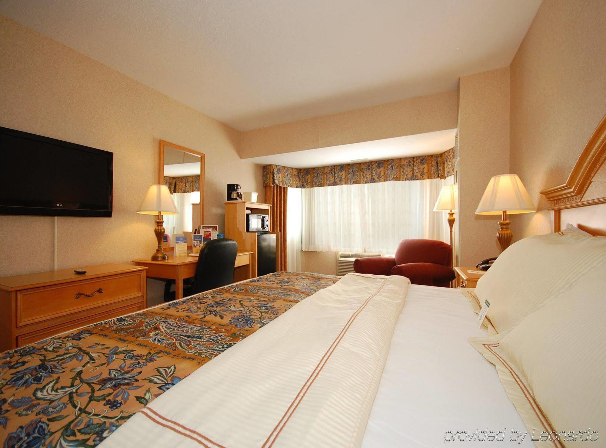 Quality Inn Iwo Jima Арлингтон Экстерьер фото